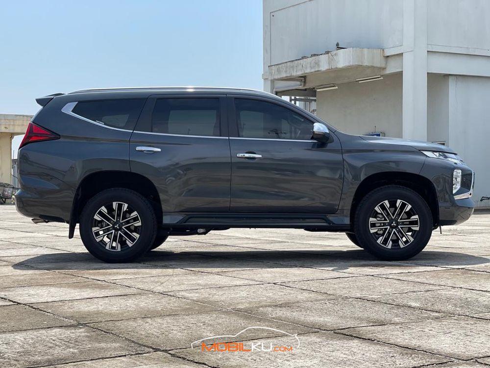 Mobil Mitsubishi Pajero Sport 2021