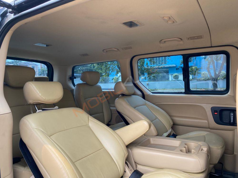 Mobil Hyundai H-1 2017