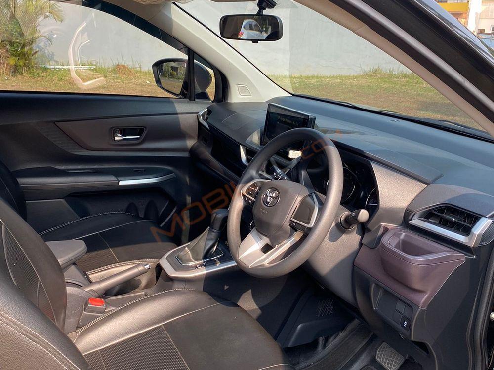 Mobil Toyota Avanza 2022