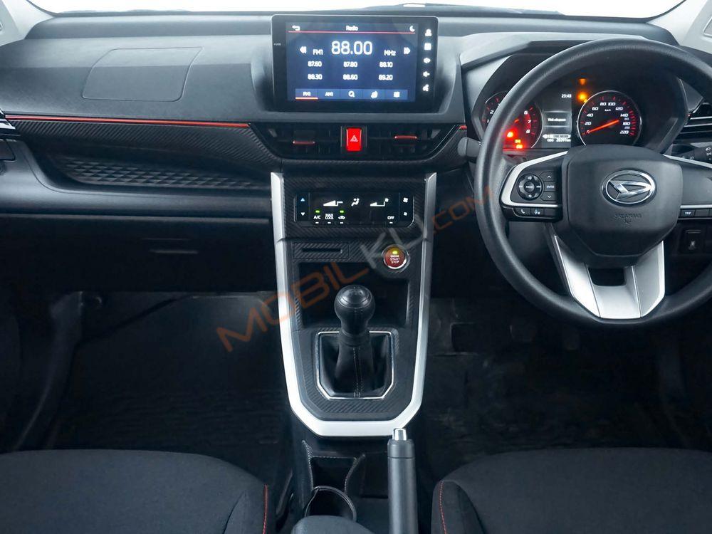 Mobil Daihatsu Xenia 2021