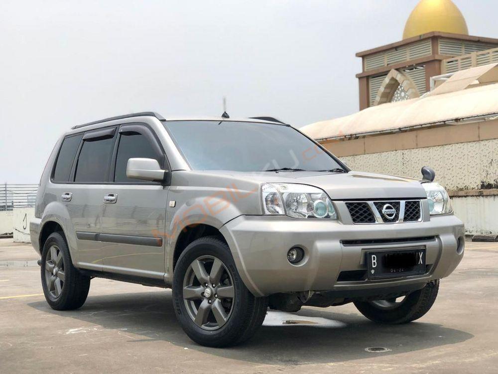 Mobil Nissan X-Trail 2007