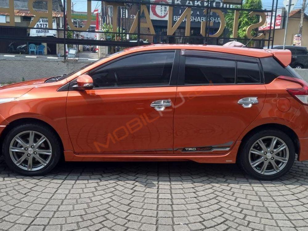 Mobil Toyota Yaris 2014