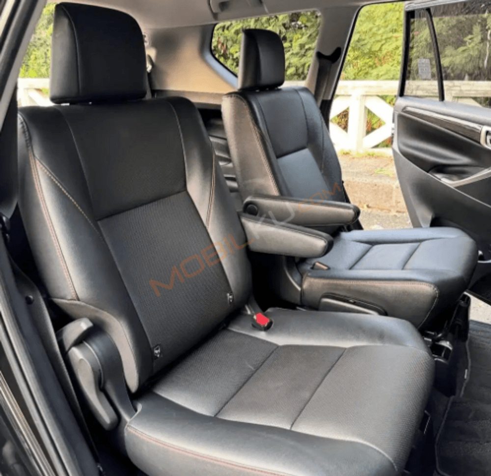 Mobil Toyota Kijang Innova 2022