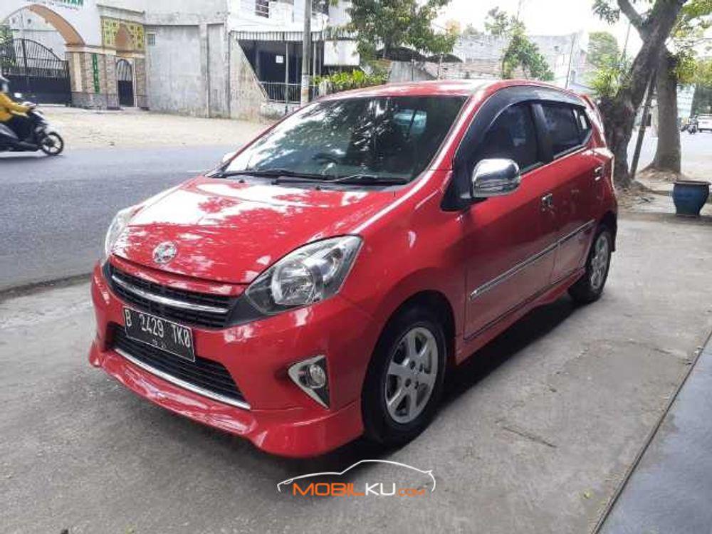 Mobil Toyota Agya 2016