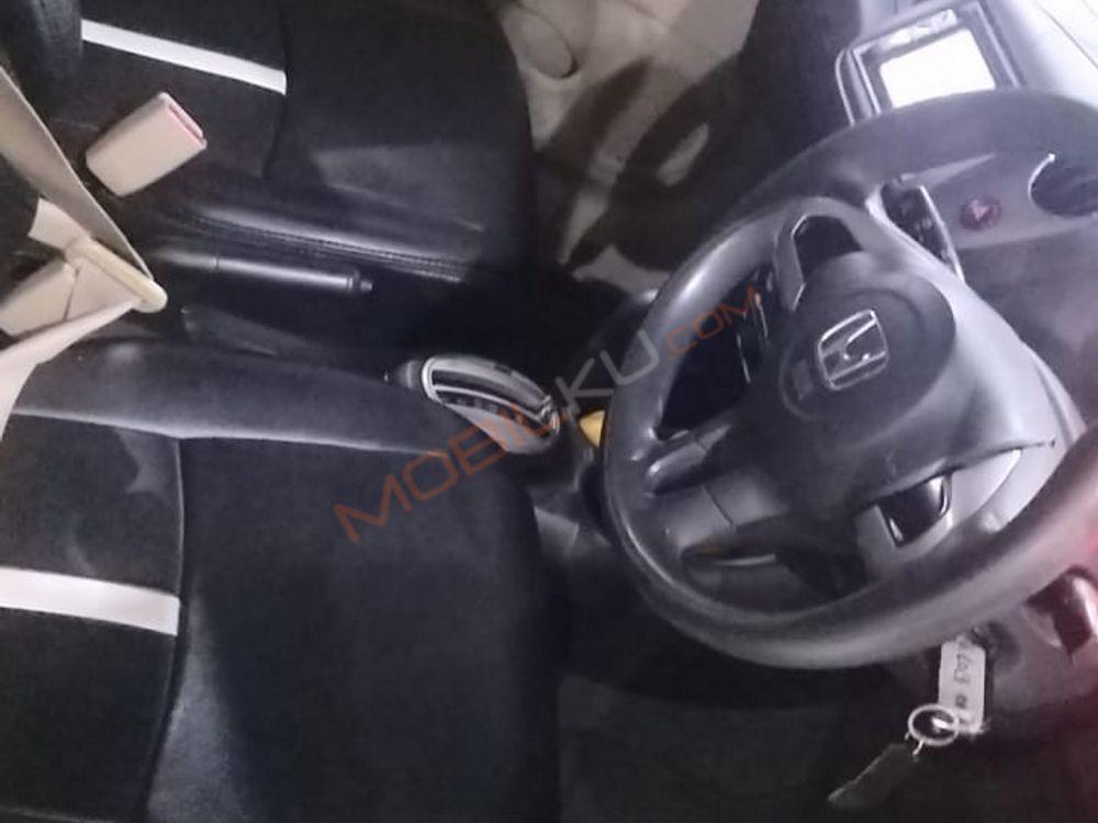 Mobil Honda Brio 2013