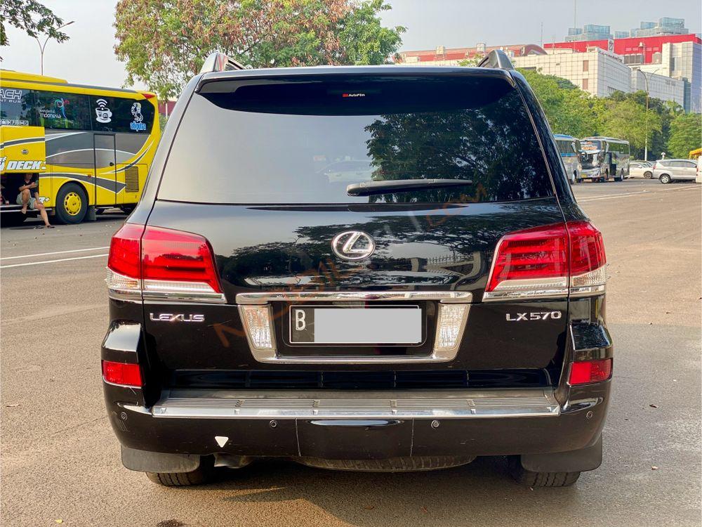 Mobil Lexus LX 2012