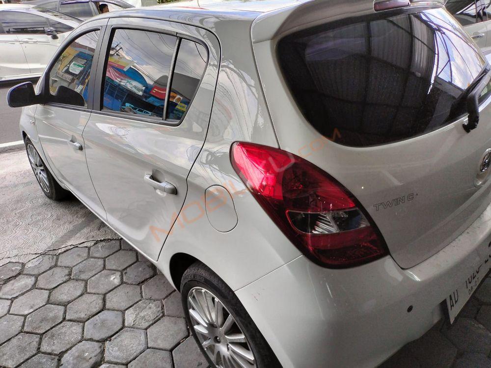 Mobil Hyundai i20 2011