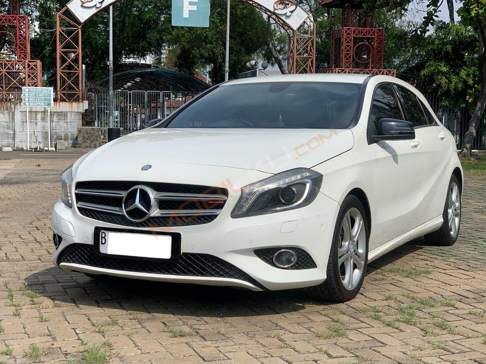 Mobil Mercedes-Benz A-Class 2013