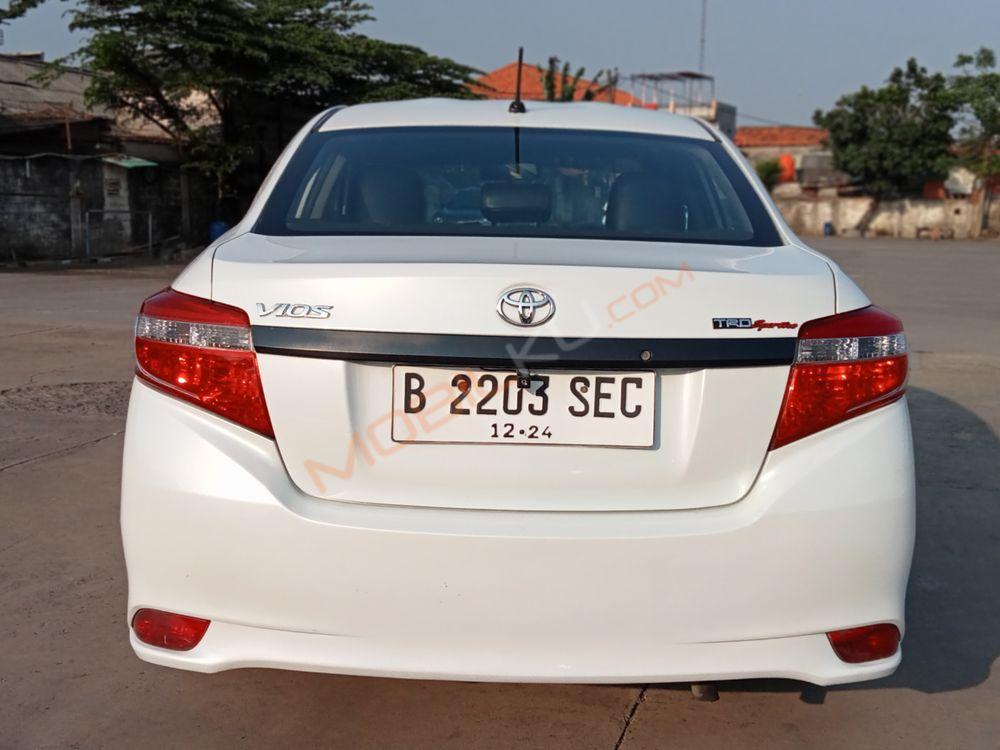 Mobil Toyota Limo 2015