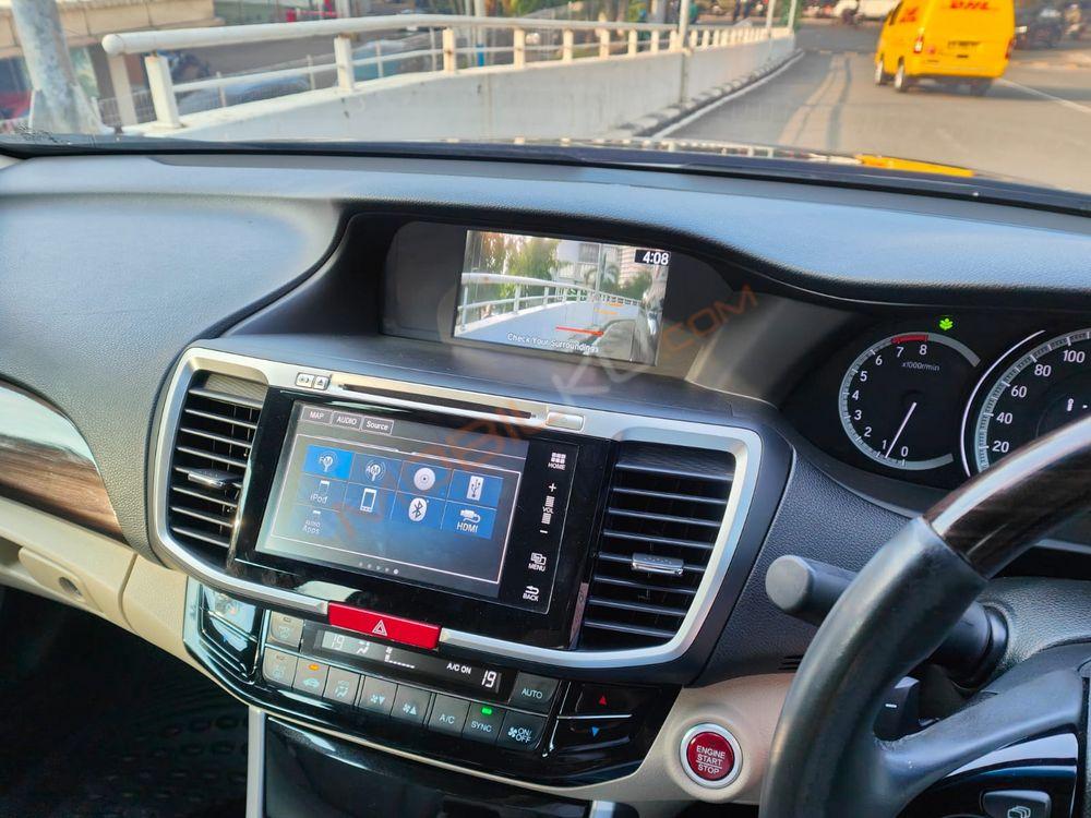 Mobil Honda Accord 2016