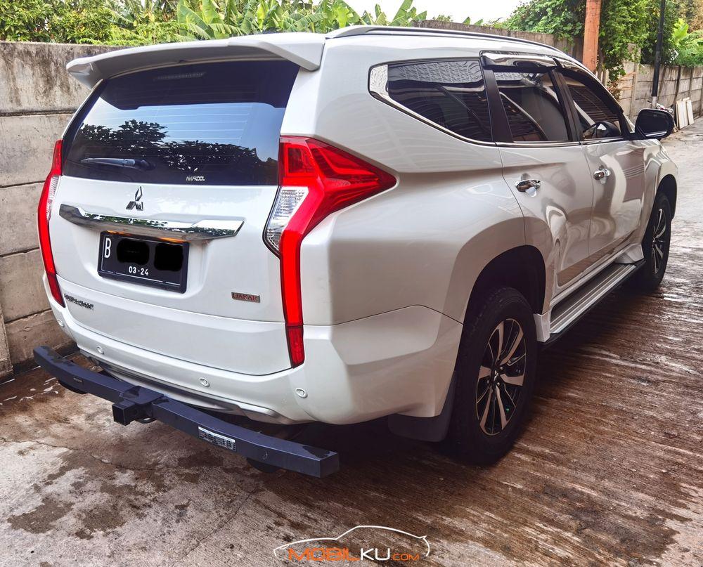 Mobil Mitsubishi Pajero Sport 2019