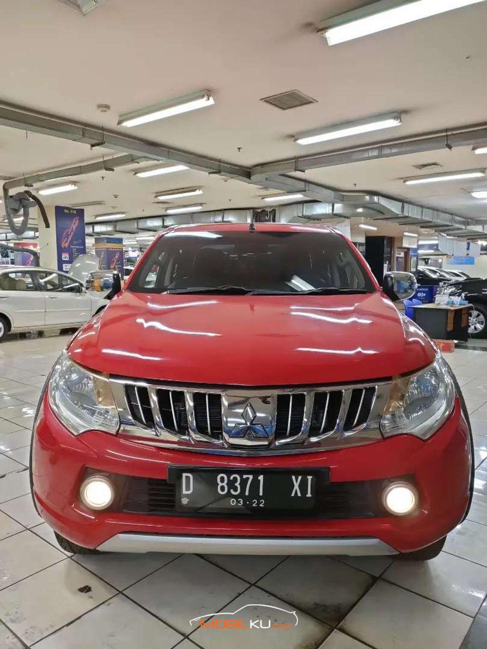 Mobil Mitsubishi Triton 2016