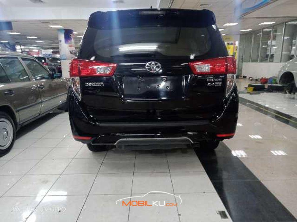 Mobil Toyota Kijang Innova 2017