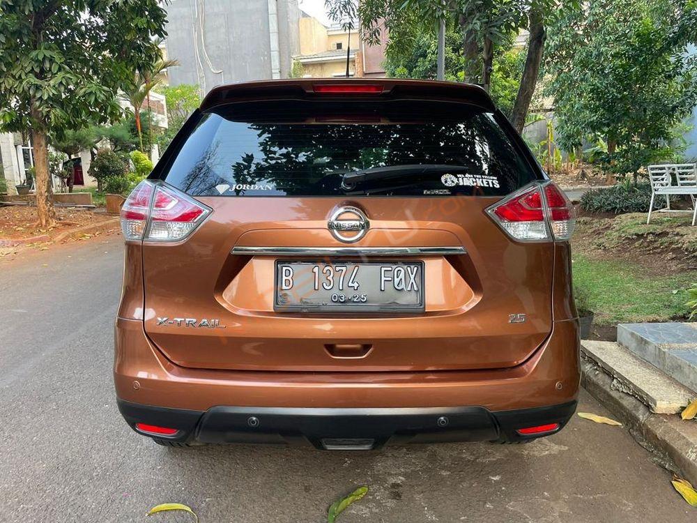 Mobil Nissan X-Trail 2015