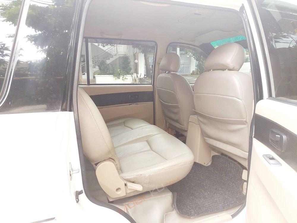 Mobil Isuzu Panther 2016