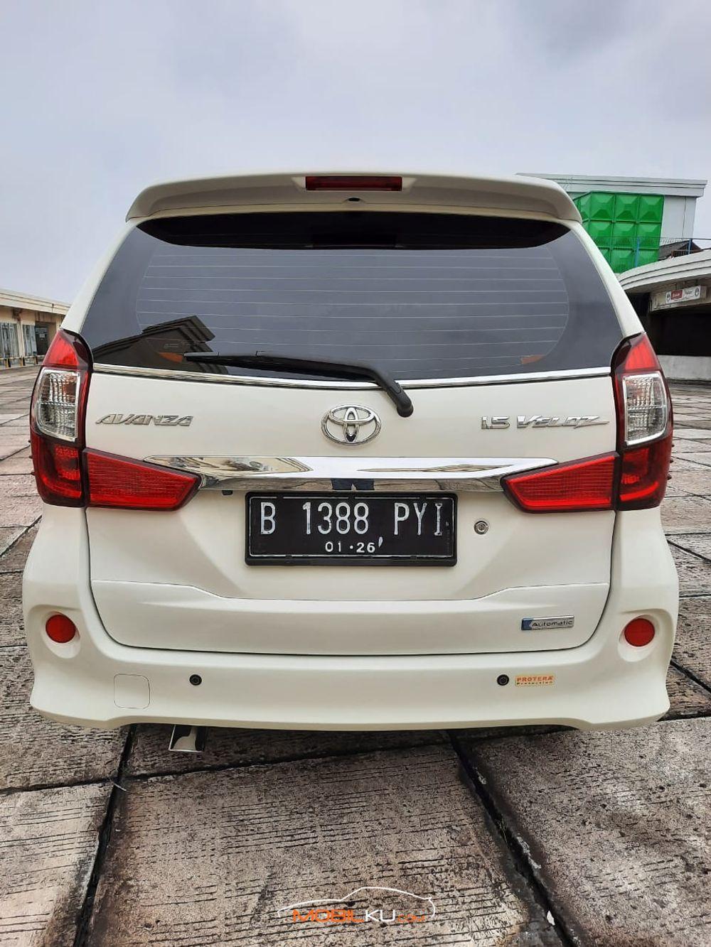Mobil Toyota Avanza 2015