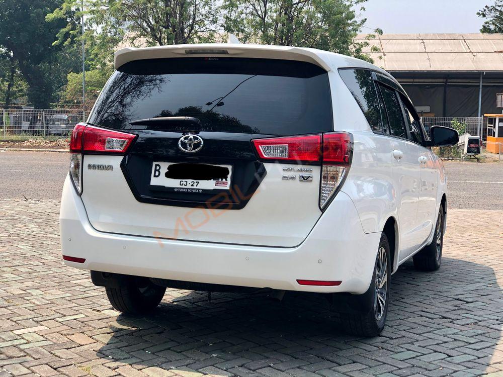 Mobil Toyota Kijang Innova 2022