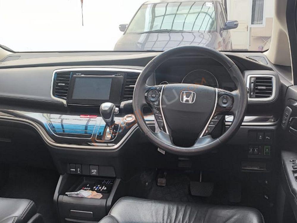 Mobil Honda Odyssey 2020