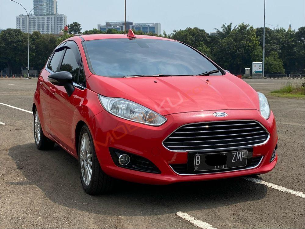 Mobil Ford Fiesta 2013