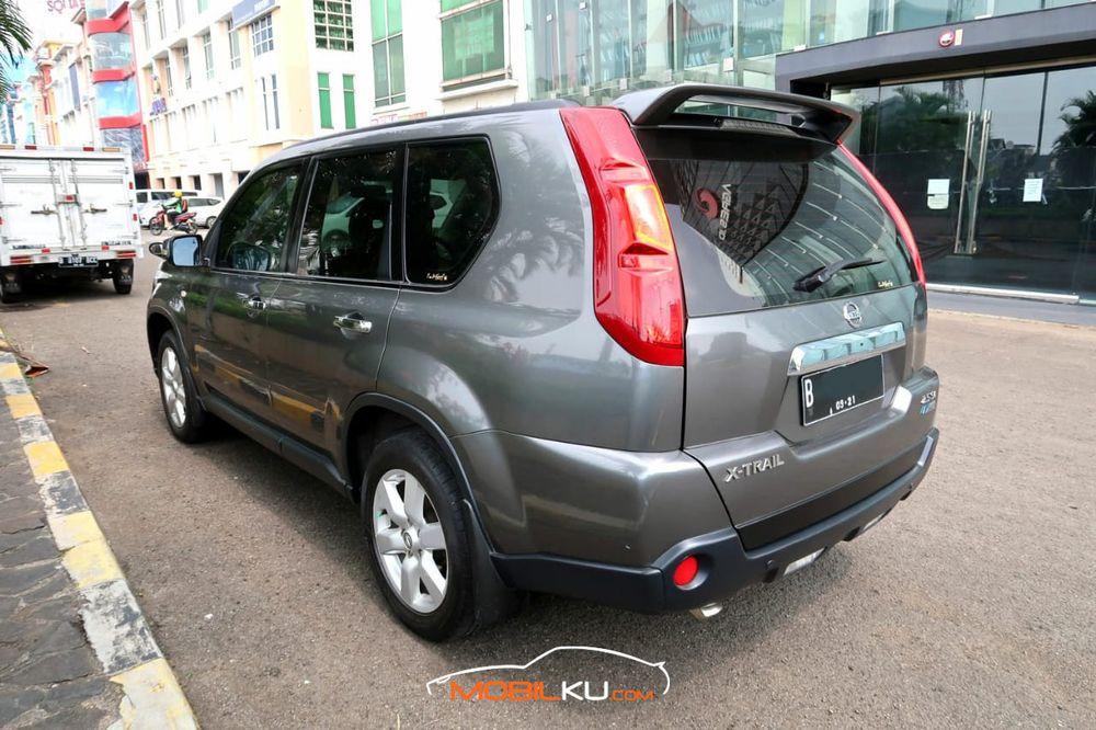 Mobil Nissan X-Trail 2011