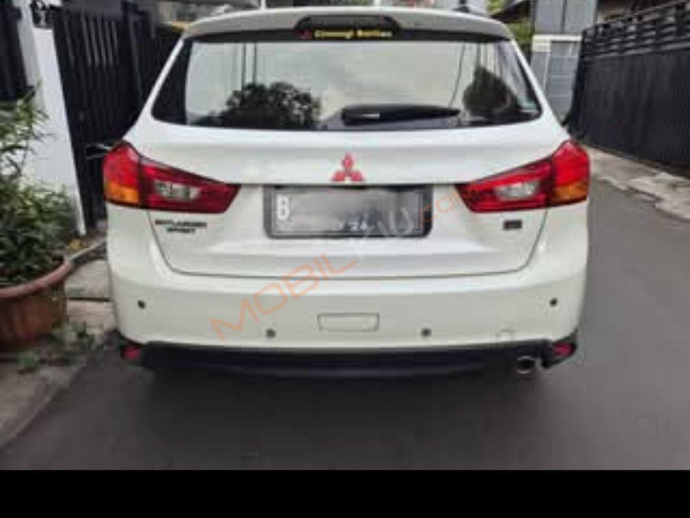Mobil Mitsubishi Outlander Sport 2016