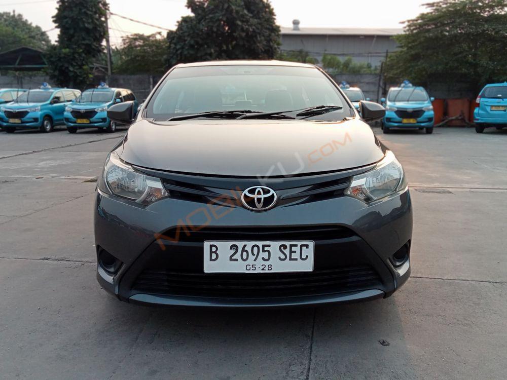 Mobil Toyota Limo 2014