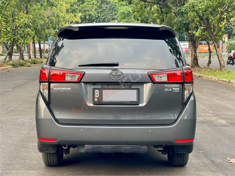 Mobil Toyota Kijang Innova 2022