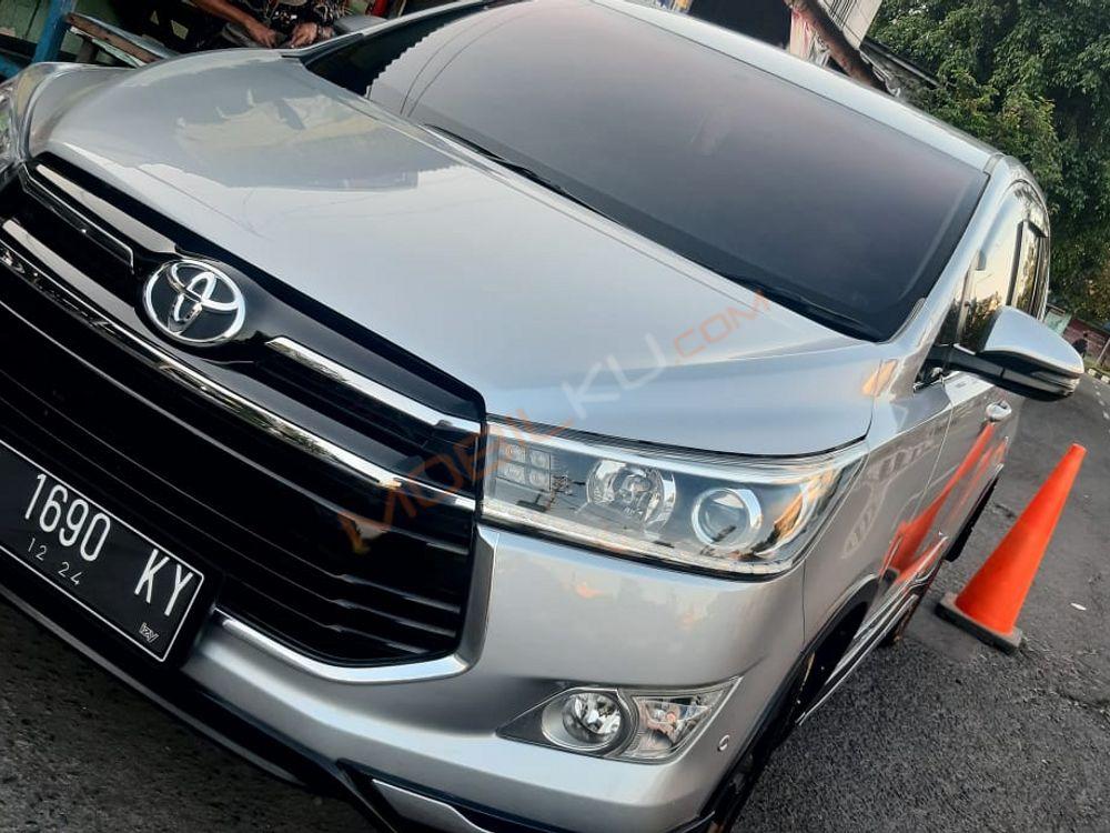 Mobil Toyota Kijang Innova 2019