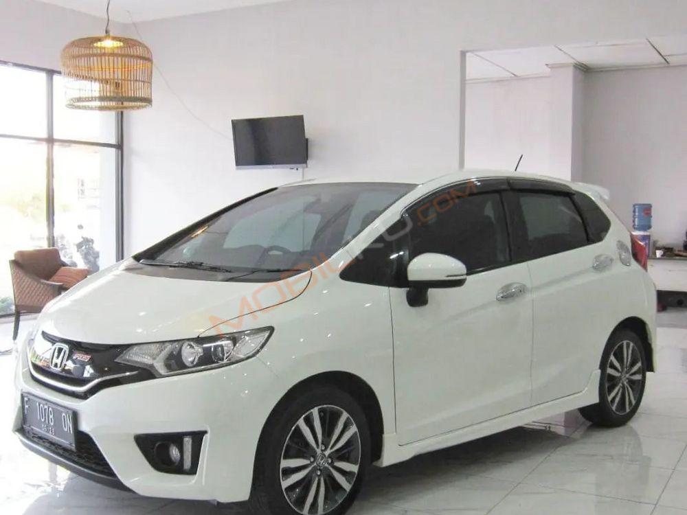 Mobil Honda Jazz 2015