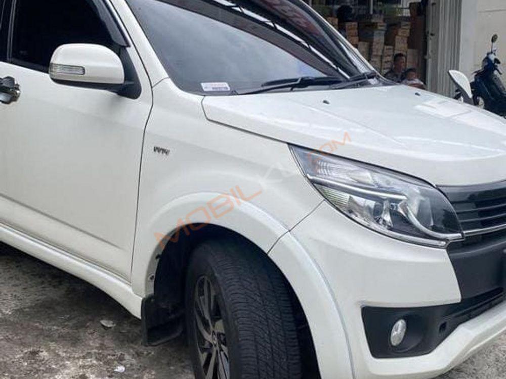 Mobil Toyota Rush 2015