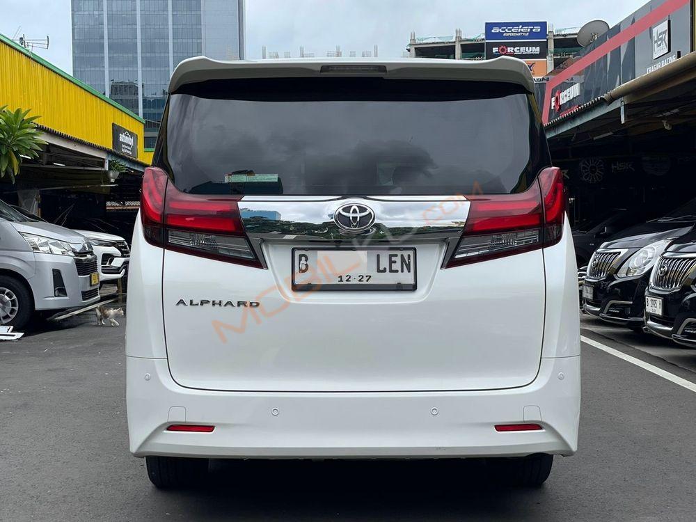 Mobil Toyota Alphard 2017