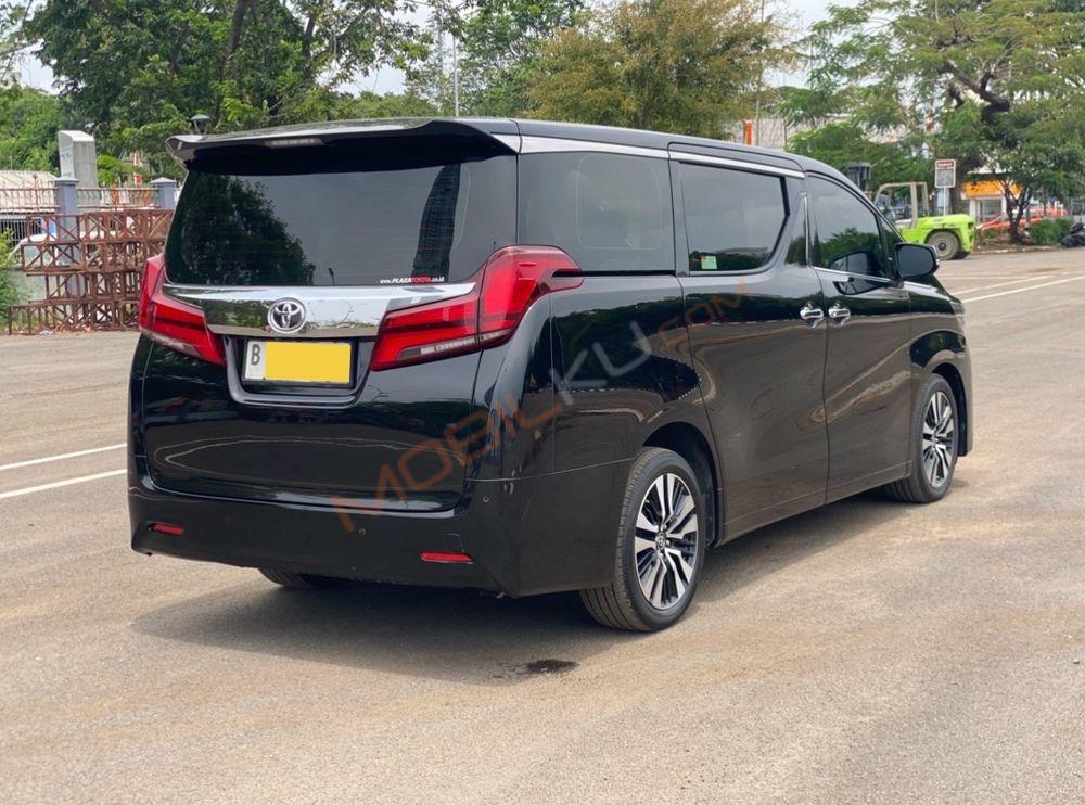 Mobil Toyota Alphard 2019
