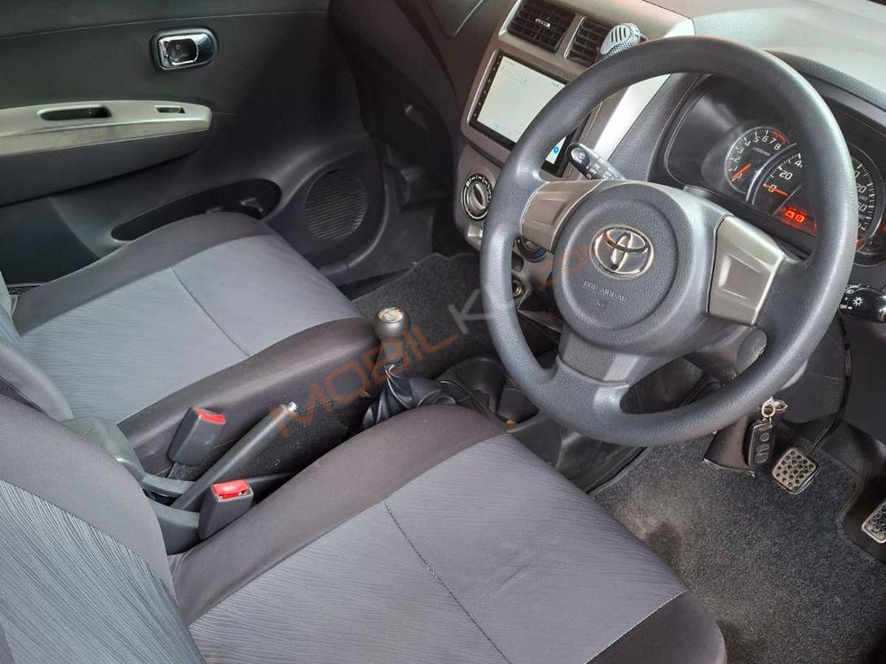 Mobil Toyota Agya 2016