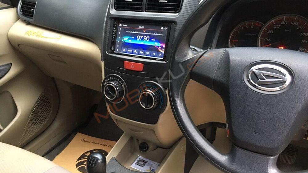 Mobil Daihatsu Xenia 2012