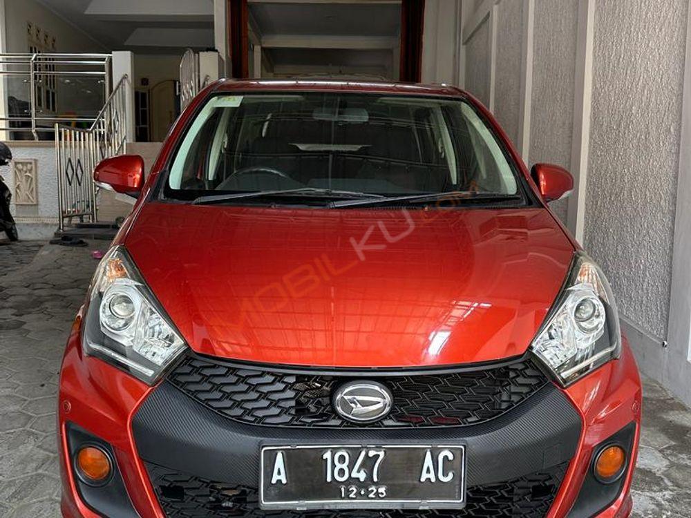 Mobil Daihatsu Sirion 2015
