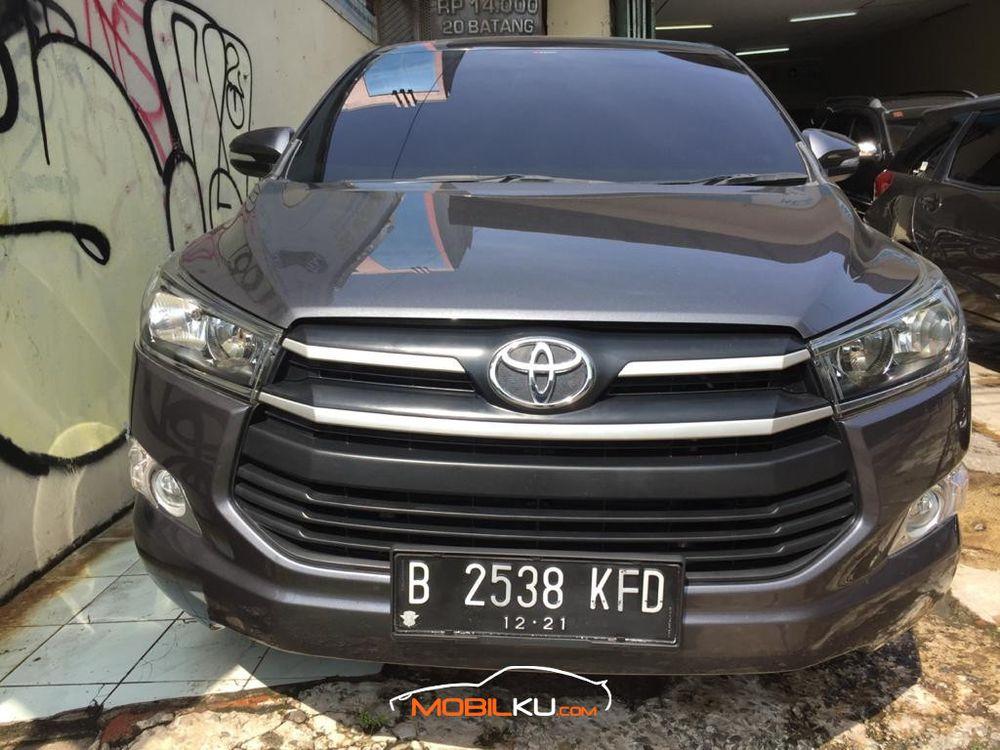 Mobil Toyota Kijang Innova 2016