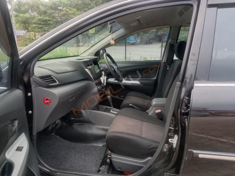 Mobil Toyota Avanza 2014
