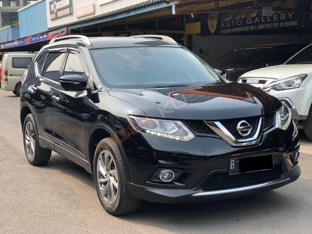 Mobil Nissan X-Trail 2015