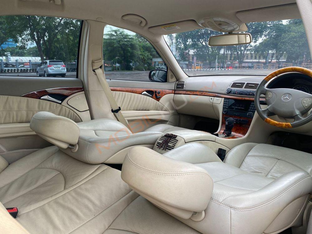 Mobil Mercedes-Benz E-Class 2006
