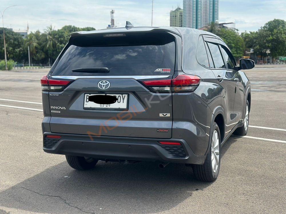 Mobil Toyota Kijang Innova Zenix 2024