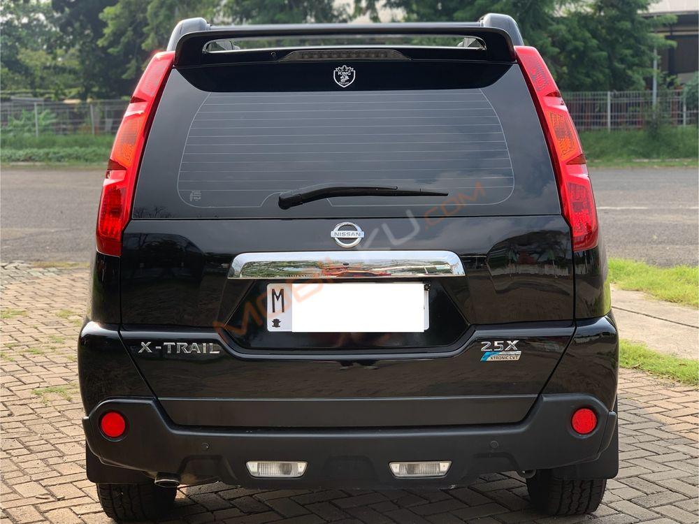 Mobil Nissan X-Trail 2008