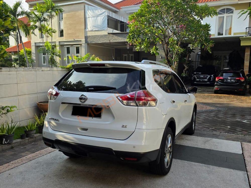 Mobil Nissan X-Trail 2015