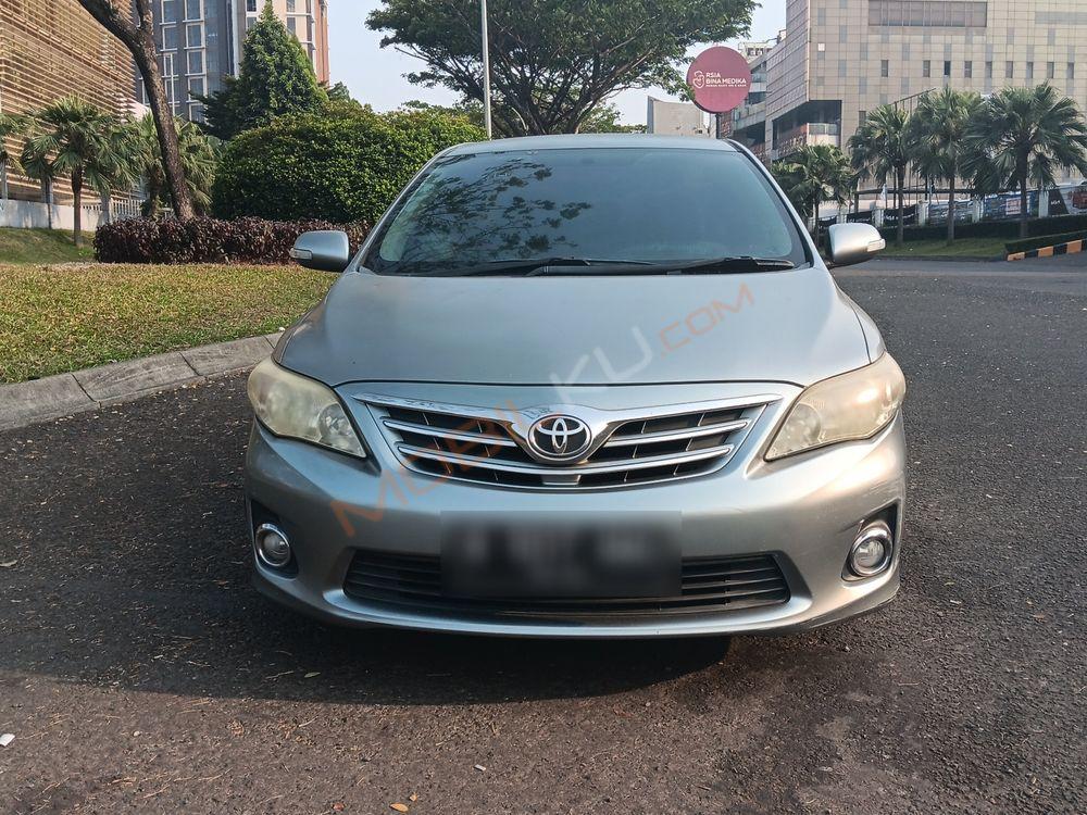 Mobil Toyota Corolla 2011