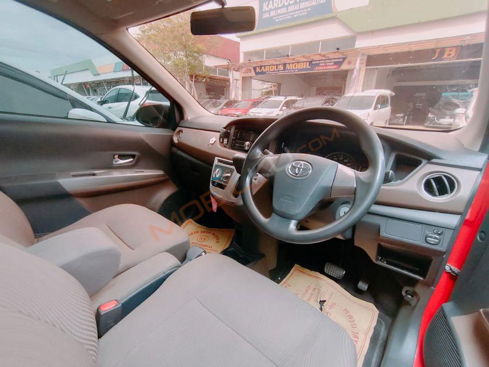 Mobil Toyota Calya 2016