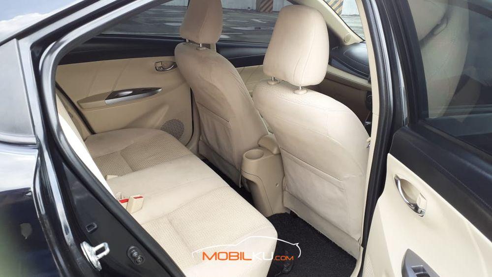 Mobil Toyota Vios 2013