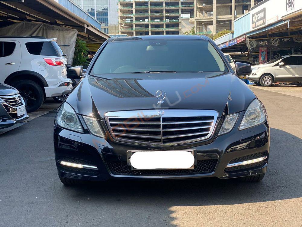 Mobil Mercedes-Benz E-Class 2011