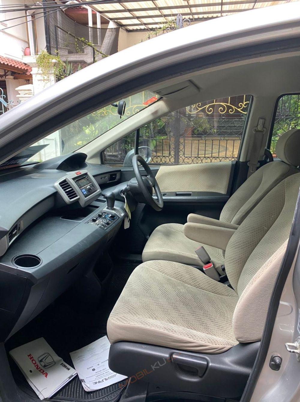 Mobil Honda Freed 2012