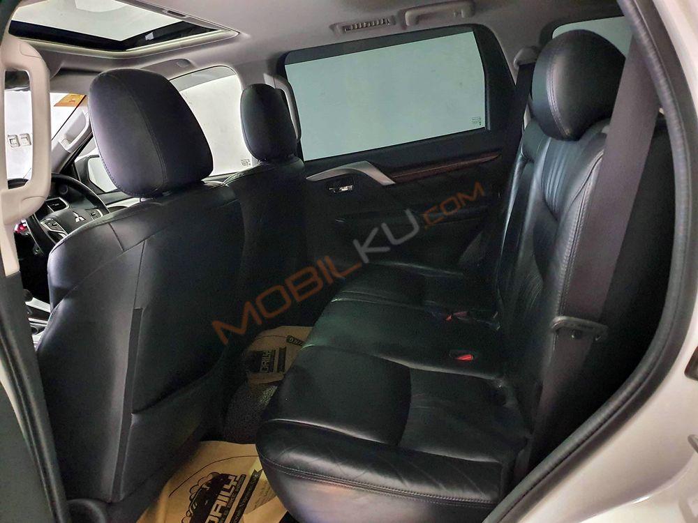 Mobil Mitsubishi Pajero Sport 2016