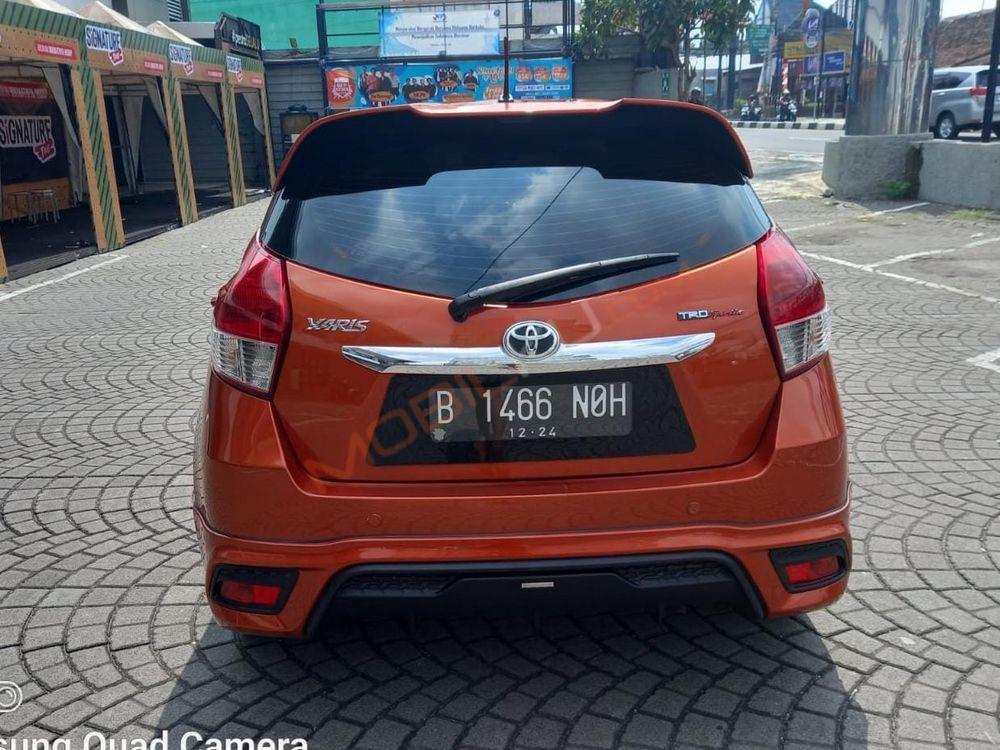 Mobil Toyota Yaris 2014