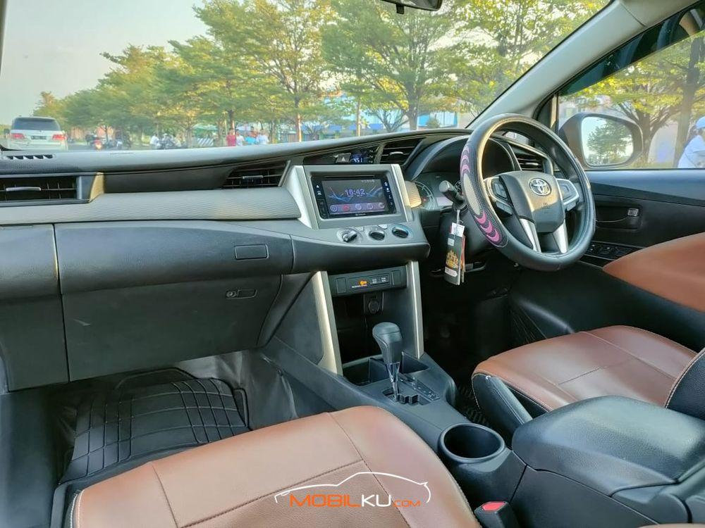 Mobil Toyota Kijang Innova 2017